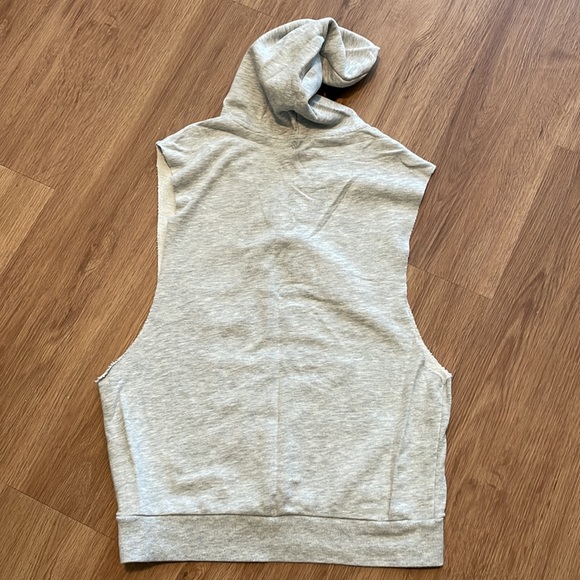 Bundle of Forever 21 Work-Out Tops - Picture 10 of 10